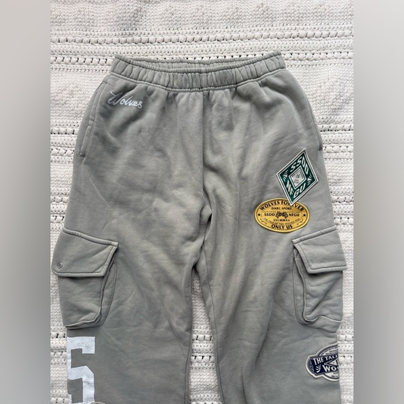 Darc Sport "Tale of Two Wolves" TAN limited edition cargo sweatpants - Picture 7 of 14